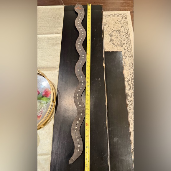 Vintage 80s Snake Belt Brass Tone Embossed Metal Belt - Picture 7 of 13